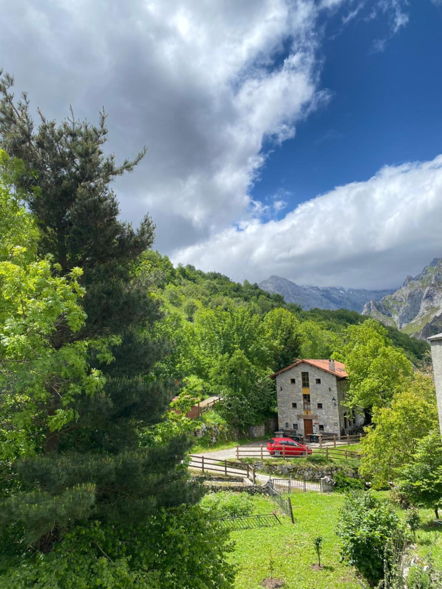 Albergue Pena Castil Sotres Exteriör bild