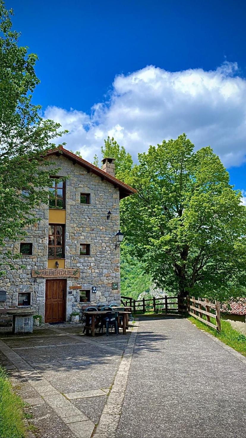 Albergue Pena Castil Sotres Exteriör bild