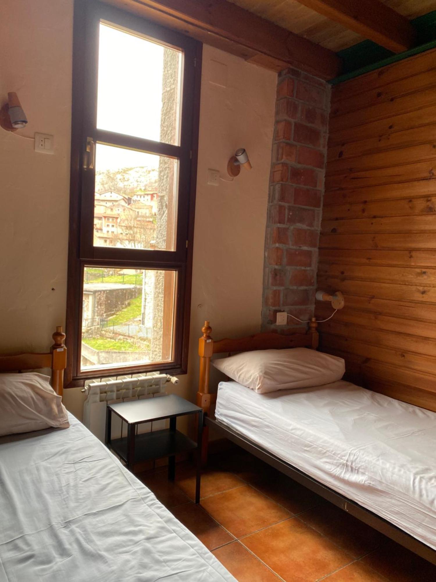 Albergue Pena Castil Sotres Exteriör bild
